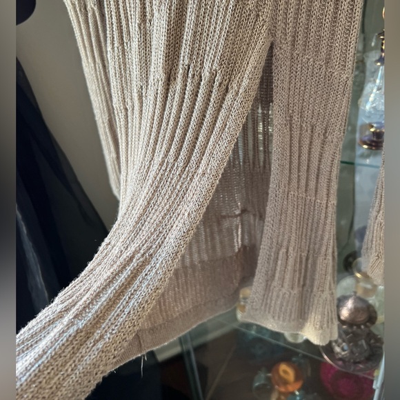 Gorgeous Guess knit sweater 😍 - Picture 3 of 3